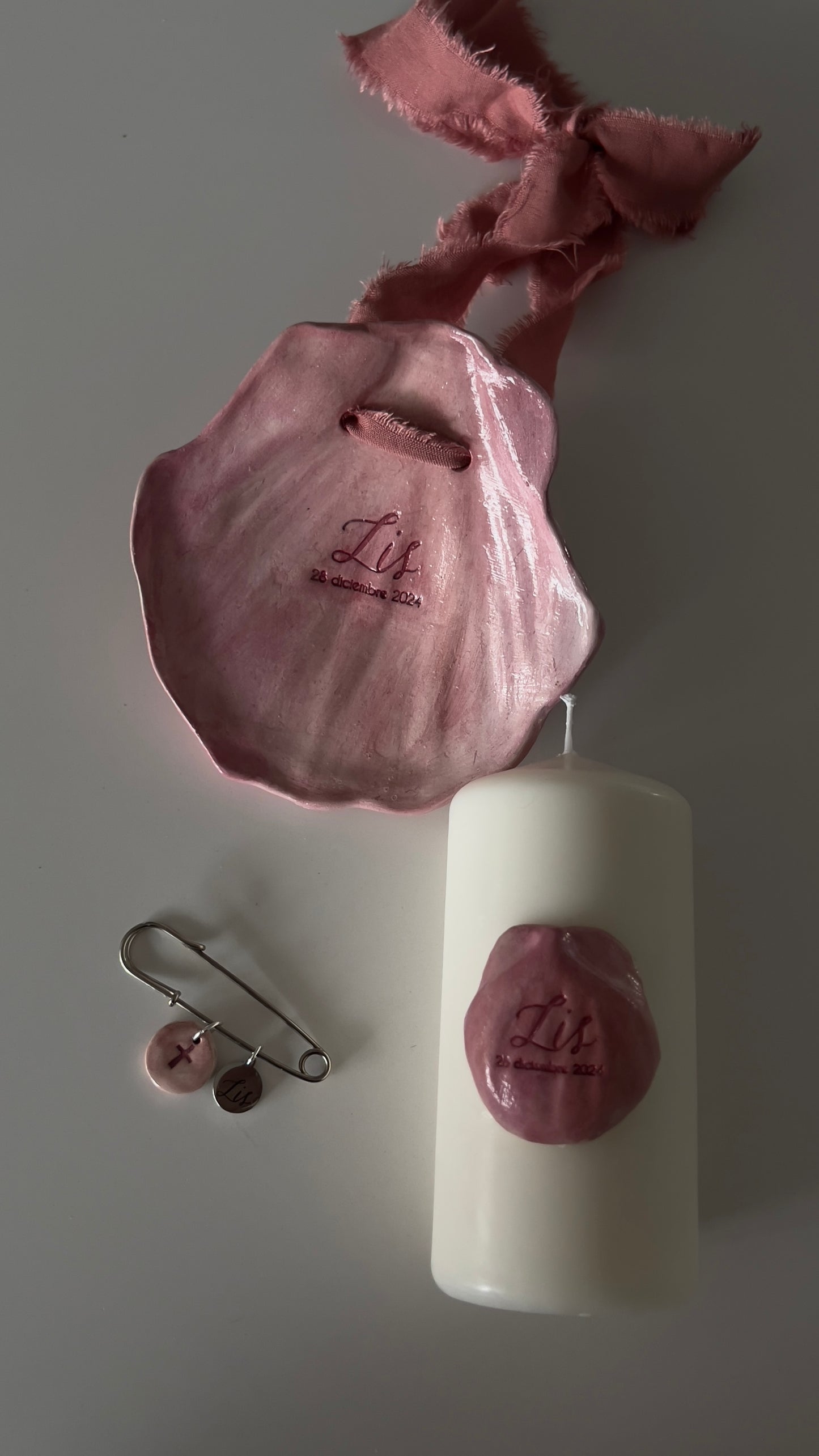 Regalo Bautismo (alfiler, vela y Concha)