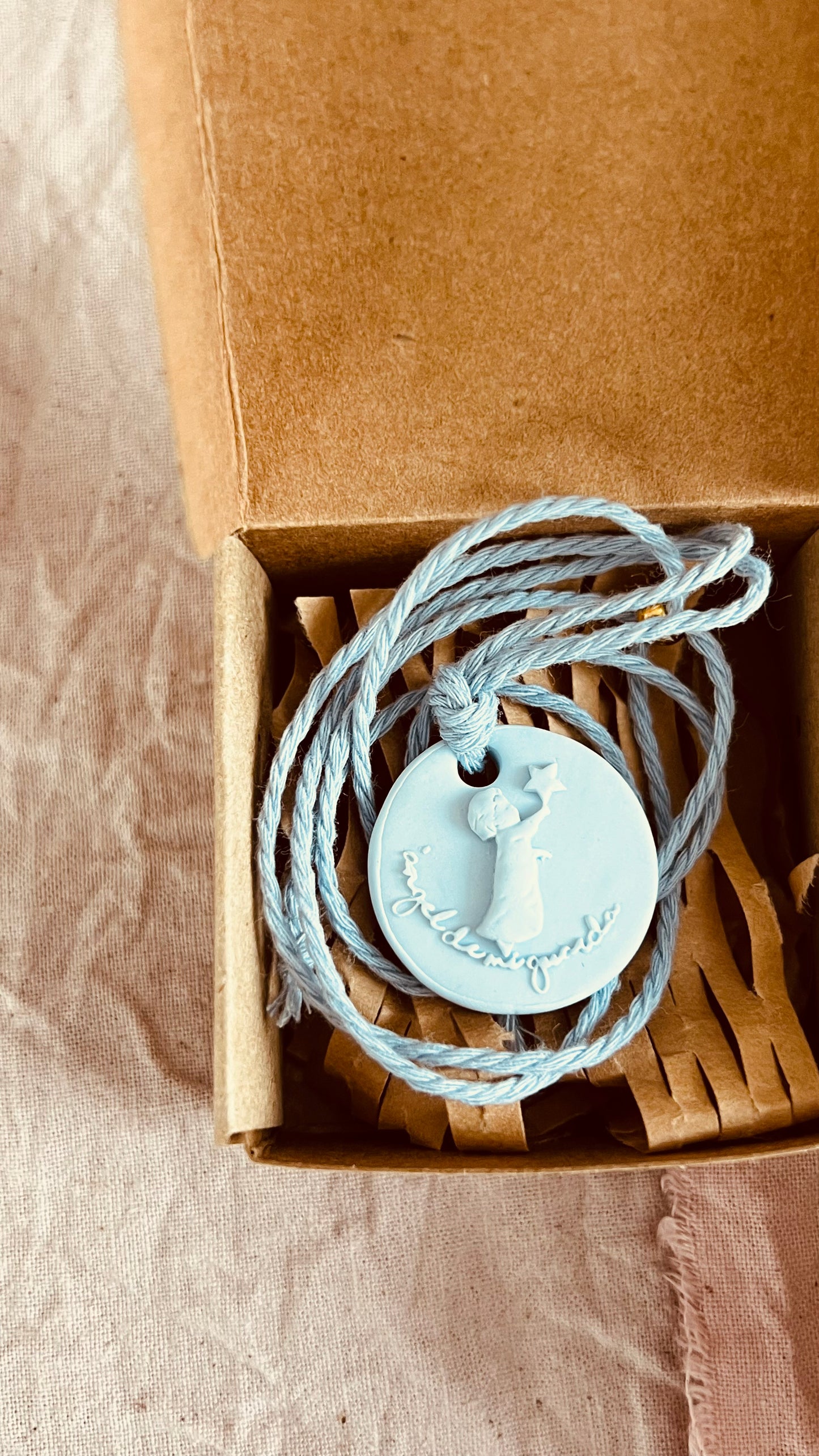 MEDALLA ANGEL DE MI GUARDA RESINA PARA REGALO INVITADOS