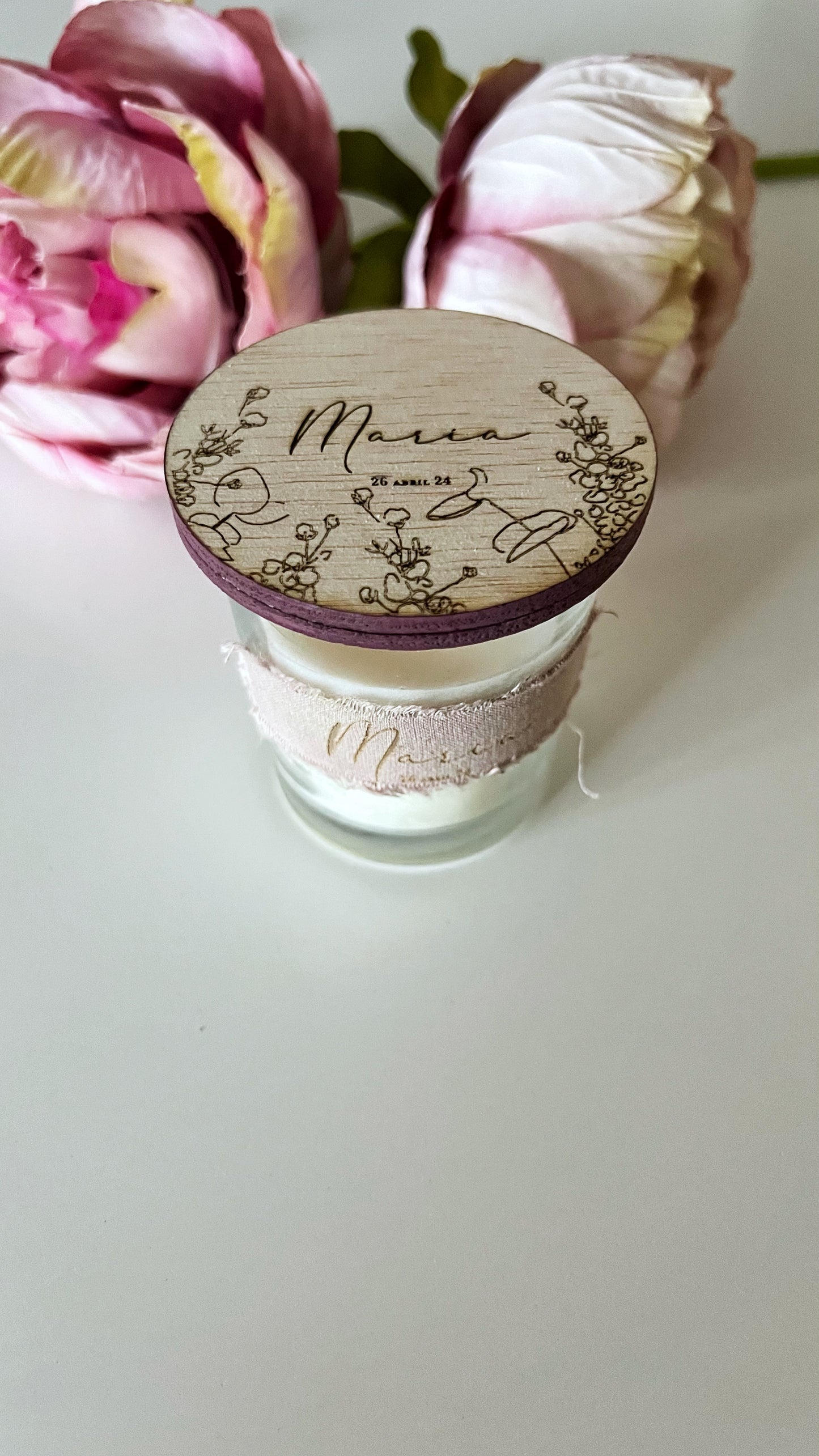 VELA PERSONALIZADA CON CINTA Y TAPA