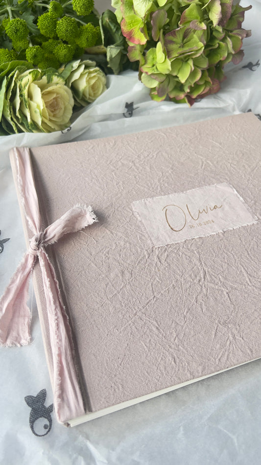 LIBRO COMUNIÓN EN TELA CON LAZO Y NOMBRE GRABADO