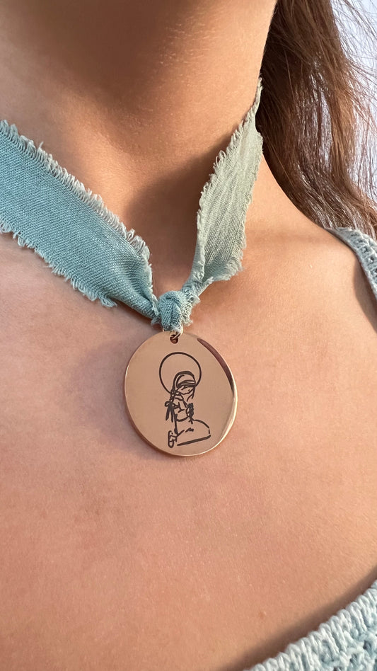 MEDALLA VIRGEN NIÑA CON NOMBRE