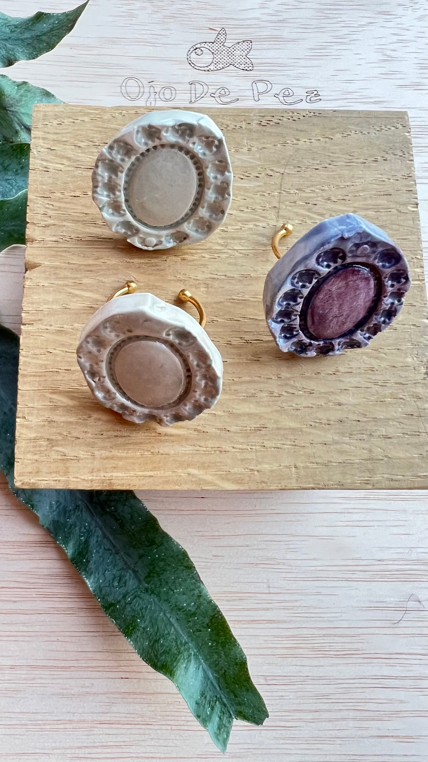 ANILLO CERÁMICA “AURA” CON SOPORTE