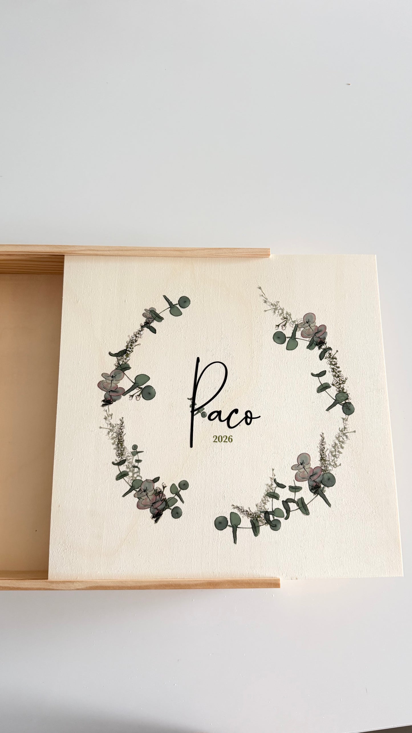CAJA REGALO COMUNIÓN PARA LIBRO DE FIRMAS EUCALIPTO Y PANICULATA