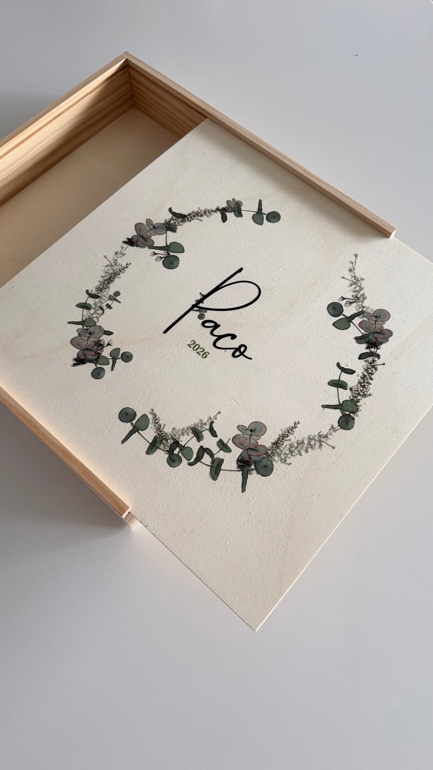 CAJA REGALO COMUNIÓN PARA LIBRO DE FIRMAS EUCALIPTO Y PANICULATA