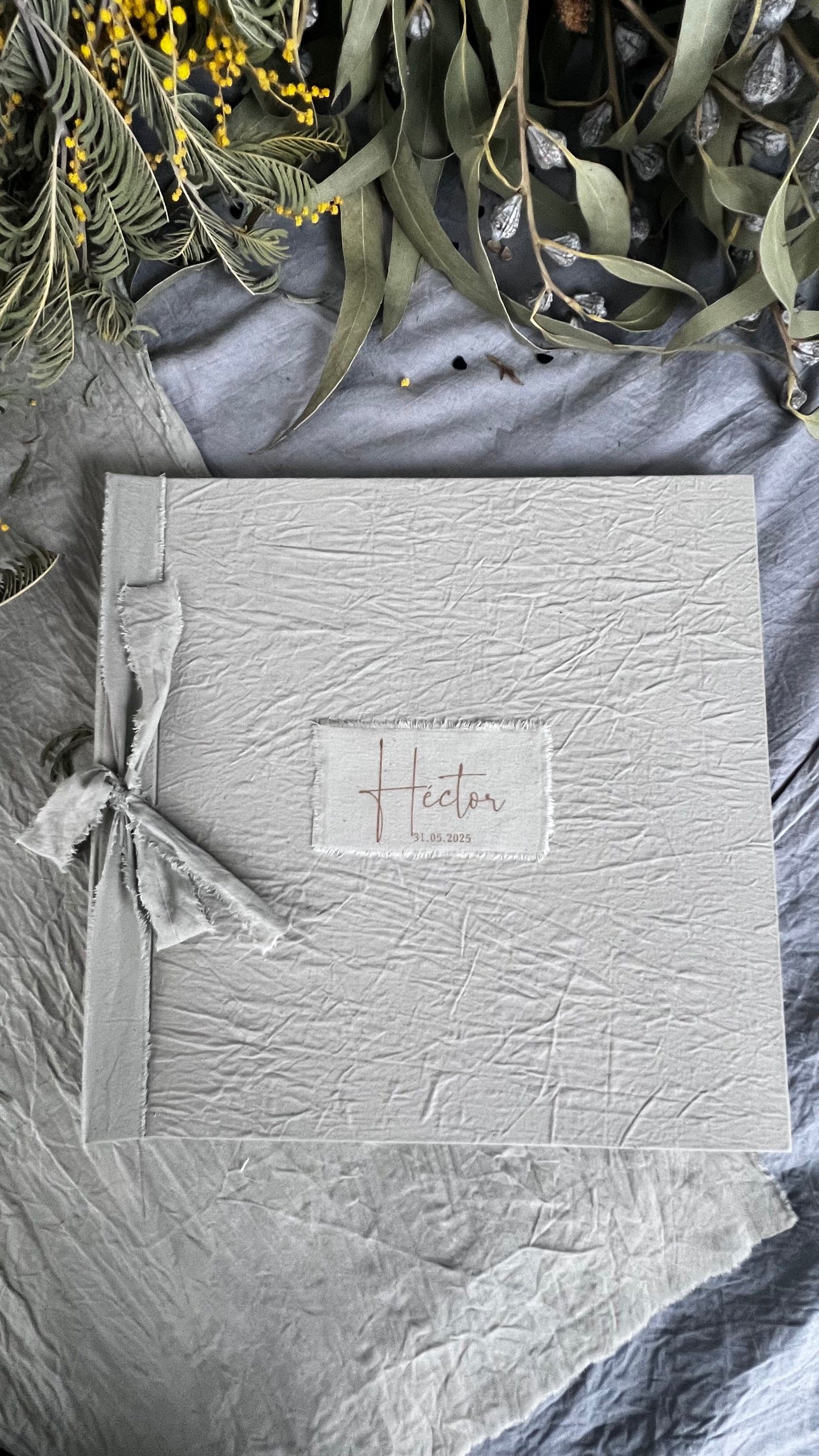 LIBRO COMUNIÓN EN TELA CON LAZO Y NOMBRE GRABADO