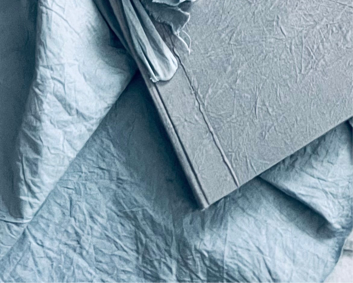 LIBRO COMUNIÓN EN TELA CON LAZO Y NOMBRE GRABADO