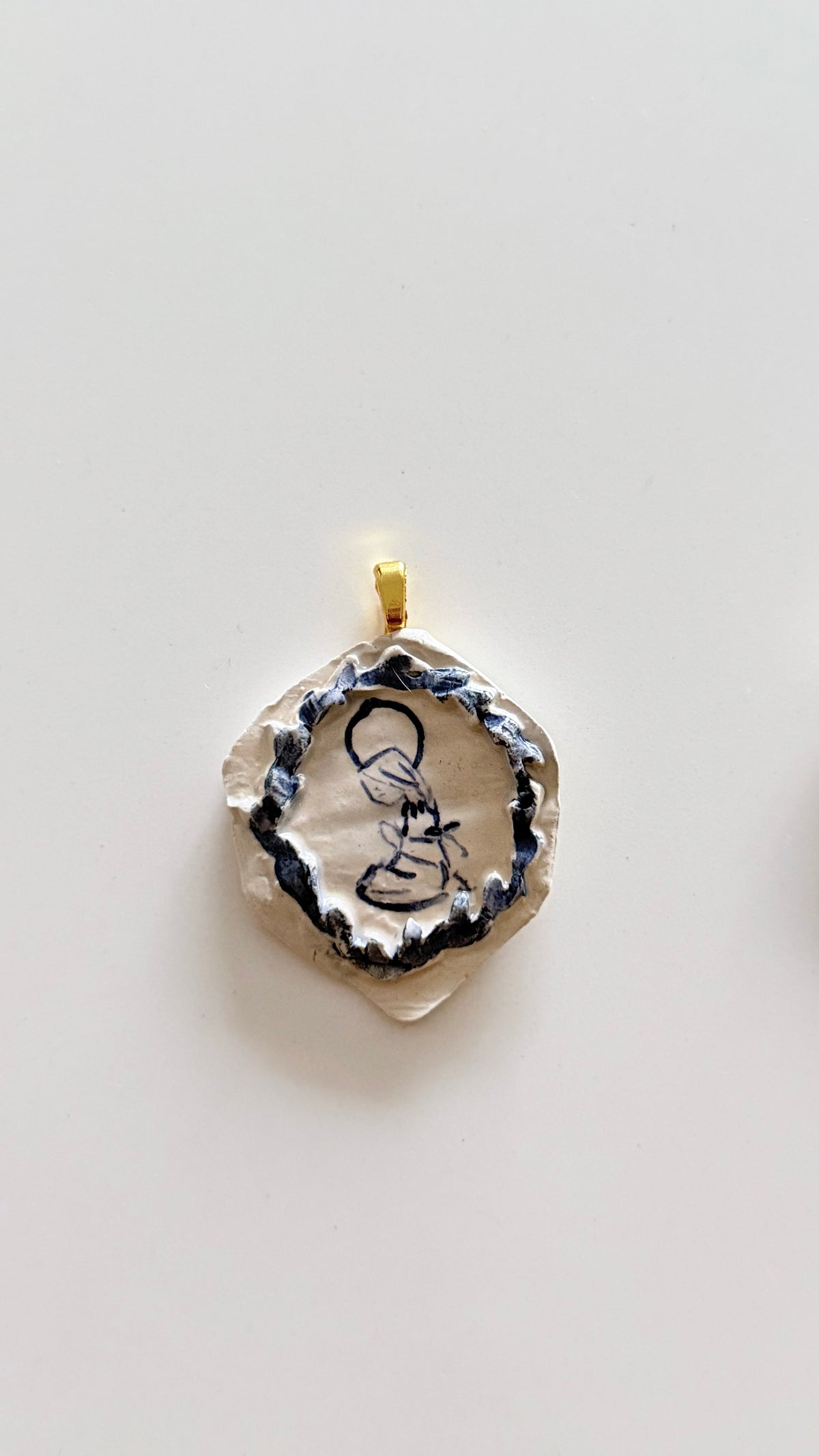 Medalla Virgen Cerámica pintada a mano